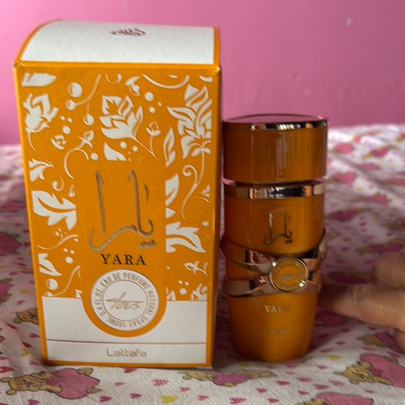 Ara Orange Makeup Setting Spray - Picture 1 of 4